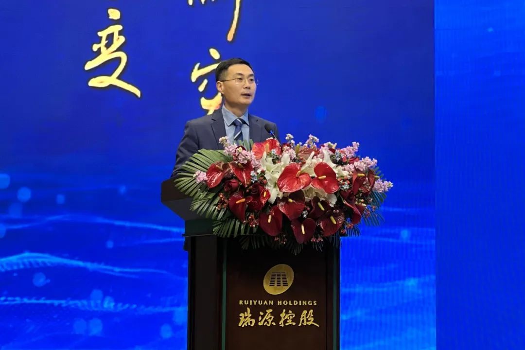 融合聚變，創(chuàng)新突破丨智慧產(chǎn)業(yè)集團(tuán)2022年度總結(jié)暨表彰大會(huì)順利召開(kāi)